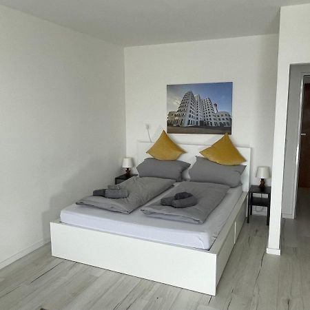 Apartment Rhein - Central - Balcony - Tradefair นอยส์ ภายนอก รูปภาพ